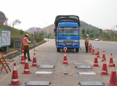 軸重秤-高速公路交警專用地磅、便攜式公路超載檢測系統(tǒng)